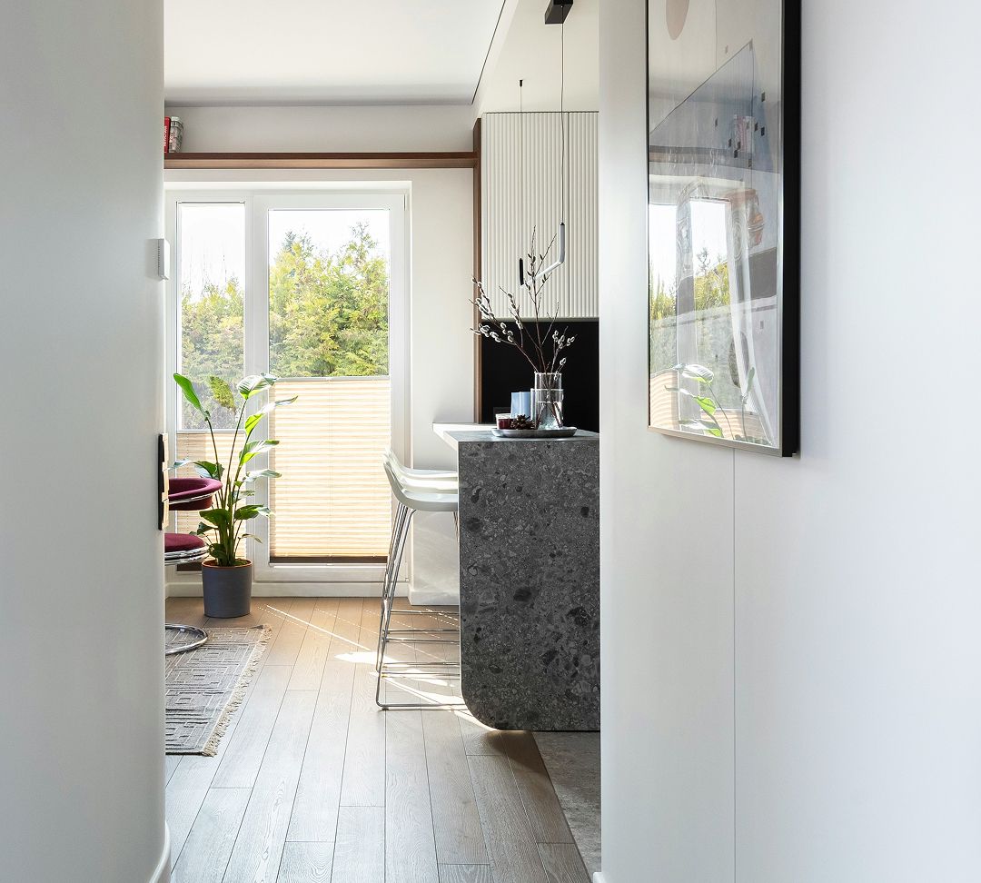 How to Make a Small Apartment Look Bigger: Visual and Practical Tricks