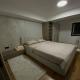 Banesë për Qira në Komuna e Qendrës, Shkup — APARTAMENT I RI MODERN I PAJISUR 70M2 I VENDOSUR NË QENDËR TEK XHAMBO — fotografi 8