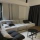 Banesë për Qira në Komuna e Qendrës, Shkup — APARTAMENT I RI MODERN I MOBILUAR 70M2 I VENDOSUR NË QENDËR TEK XHAMBO — fotografi 5