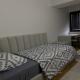 Banesë për Qira në Komuna e Qendrës, Shkup — APARTAMENT I RI MODERN I MOBILUAR 70M2 I VENDOSUR NË QENDËR TEK XHAMBO — fotografi 8