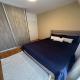 Banesë për Qira në Komuna e Qendrës, Shkup — Jepet me qira apartament i pajisur modern 60m² — fotografi 10