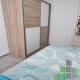 Banesë për Qira në Debar Maalo, Komuna e Qendrës, Shkup — Jepet me qera apartament 3-dhomësh i mobiluar në Debar Maalo — fotografi 3