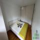 Banesë për Qira në Centar, Komuna e Qendrës, Shkup — Jepet me qera apartament 2 dhomësh i mobiluar në Qendër — fotografi 3