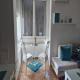 Banesë për Qira në Dame Gruev, Komuna e Qendrës, Shkup — Qendër apartament tre-dhomësh me tulla i mobiluar — fotografi 1