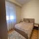 Banesë për Qira në Чедомир Миндеровиќ 36/1-2, Komuna e Qendrës, Shkup — Jepet me qira apartament plotësisht i mobiluar në Debar Maalo — fotografi 7