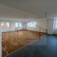 Banesë për Qira në KAPISHTEC, Komuna e Qendrës, Shkup — JEPET ME QIRA APARTAMENT I ZBRAZËT TRE-DHOMËSH PËR QËLLIME BIZNESI NË KAPISHTEC — fotografi 1