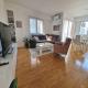 Banesë për Qira në DAME GRUEV, Komuna e Qendrës, Shkup — APARTAMENT I GJERË DHE I REHATSHËM ME KATËR DHOMA NË QENDËR — fotografi 1