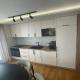 Banesë për Qira në Aerodrom, Shkup — Jepet me qira apartament tre-dhomësh i mobiluar në Miçurin — fotografi 3