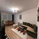 Banesë për Qira në Karposhi, Shkup — Jepet me qira apartament tre-dhomësh në Hrom — fotografi 1