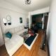 Banesë për Qira në Belasica, Komuna e Qendrës, Shkup — Jepet me qera apartament i ri, i pabanueshëm, dydhoresh në East Gate — fotografi 1