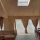 Banesë për Qira në Komuna e Qendrës, Shkup — Jepet me qira apartament pas sallës universale me garazh — fotografi 1